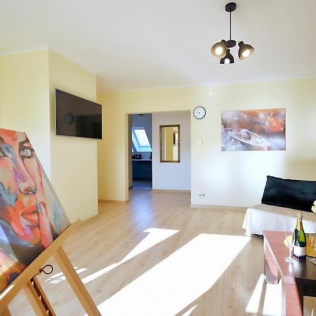 50 M Do Plazy Thobruk Apartamenty Piekna Dama Z Kolobrzegu Luaran gambar