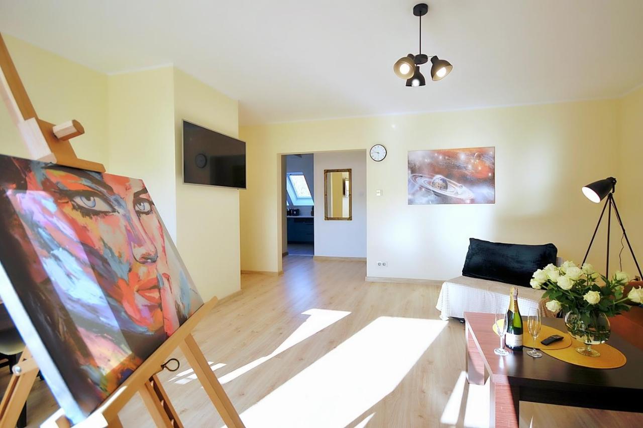 50 M Do Plazy Thobruk Apartamenty Piekna Dama Z Kolobrzegu Luaran gambar