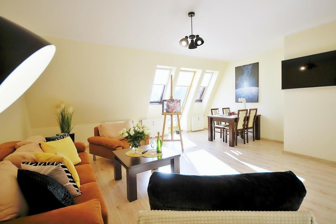 50 M Do Plazy Thobruk Apartamenty Piekna Dama Z Kolobrzegu Luaran gambar