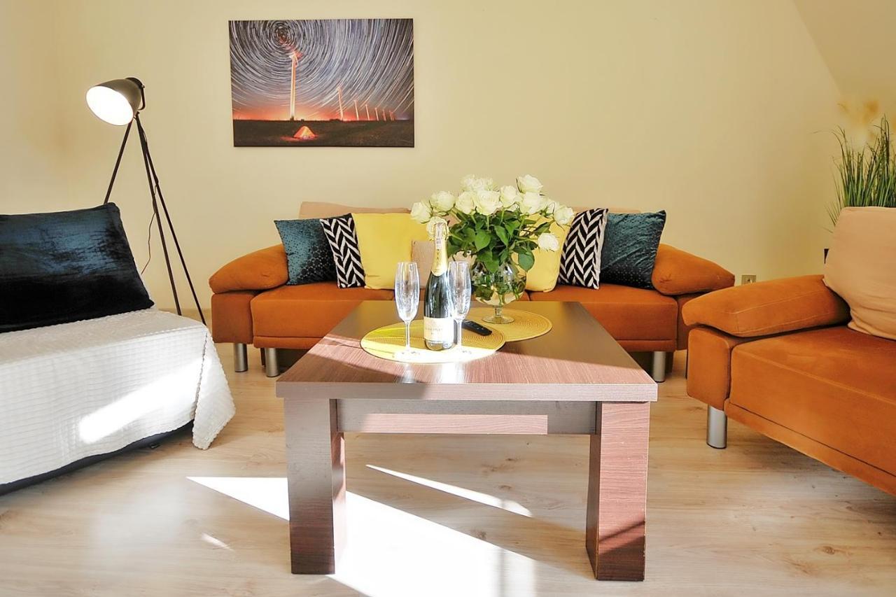 50 M Do Plazy Thobruk Apartamenty Piekna Dama Z Kolobrzegu Luaran gambar