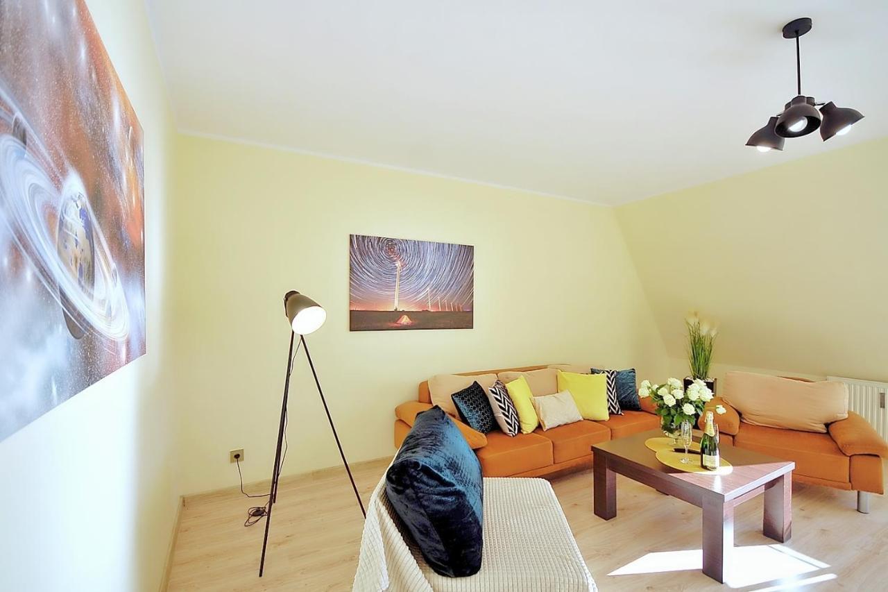 50 M Do Plazy Thobruk Apartamenty Piekna Dama Z Kolobrzegu Luaran gambar