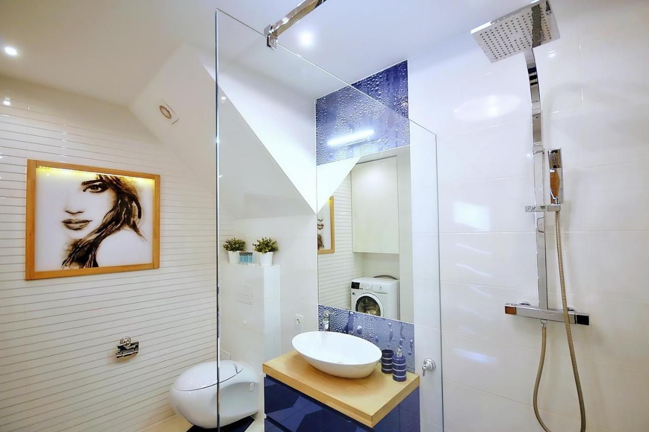 50 M Do Plazy Thobruk Apartamenty Piekna Dama Z Kolobrzegu Luaran gambar