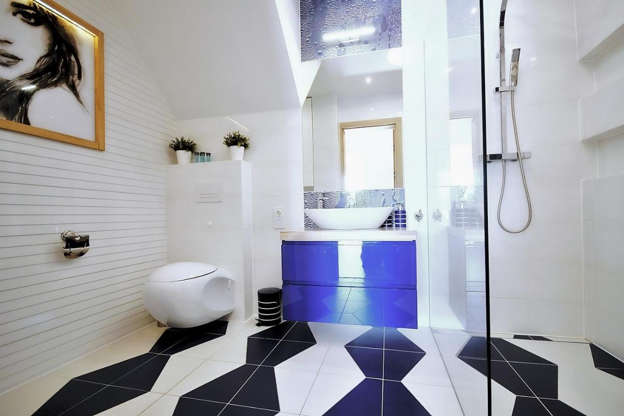 50 M Do Plazy Thobruk Apartamenty Piekna Dama Z Kolobrzegu Luaran gambar