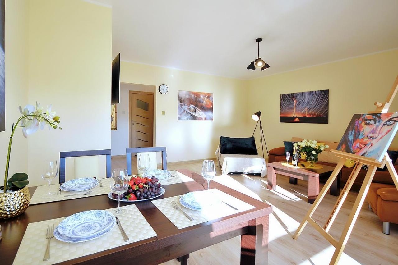 50 M Do Plazy Thobruk Apartamenty Piekna Dama Z Kolobrzegu Luaran gambar
