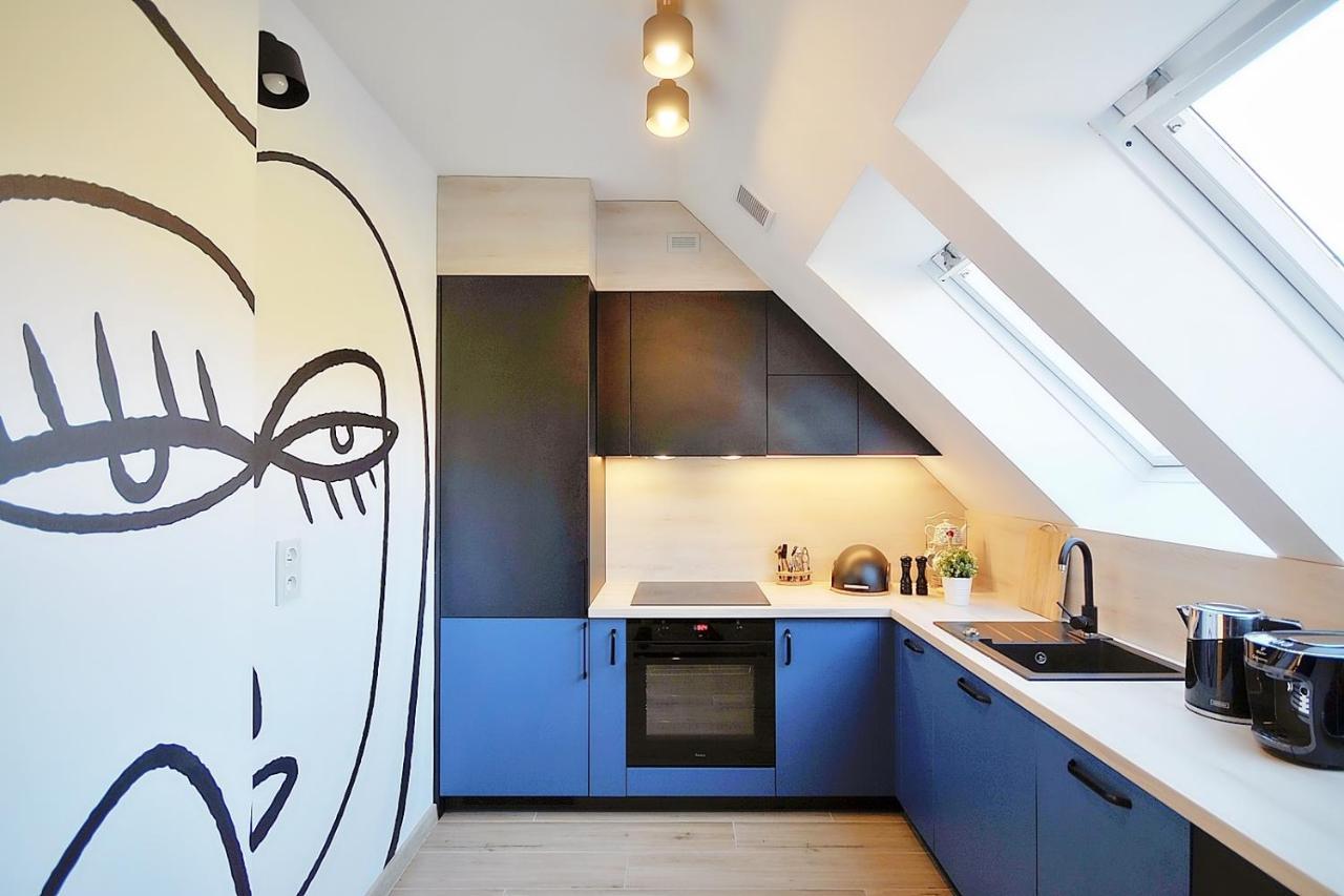 50 M Do Plazy Thobruk Apartamenty Piekna Dama Z Kolobrzegu Luaran gambar