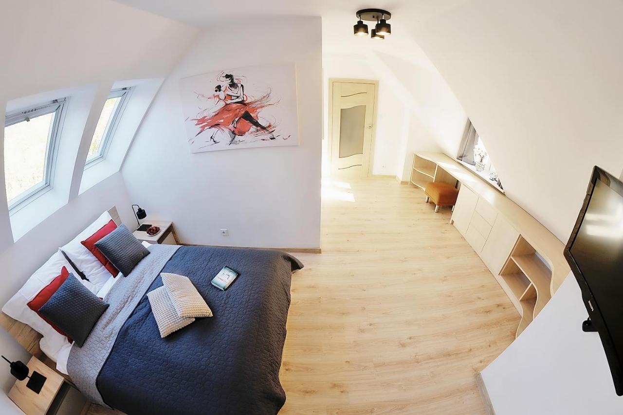 50 M Do Plazy Thobruk Apartamenty Piekna Dama Z Kolobrzegu Luaran gambar