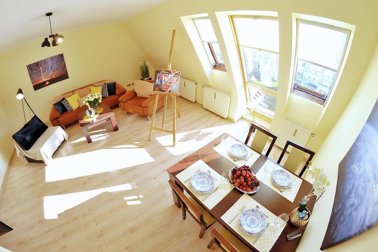 50 M Do Plazy Thobruk Apartamenty Piekna Dama Z Kolobrzegu Luaran gambar