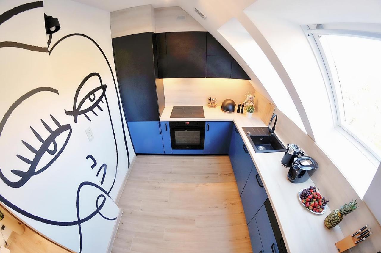 50 M Do Plazy Thobruk Apartamenty Piekna Dama Z Kolobrzegu Luaran gambar